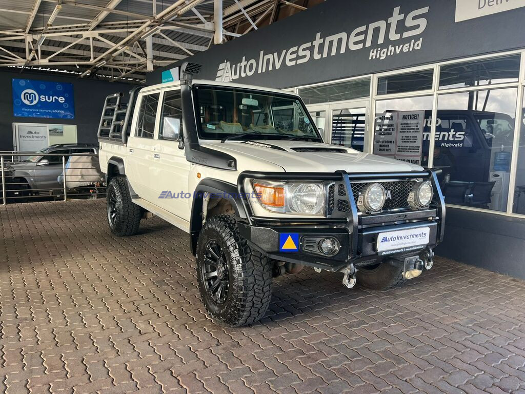 TOYOTA LAND CRUISER PICK UP