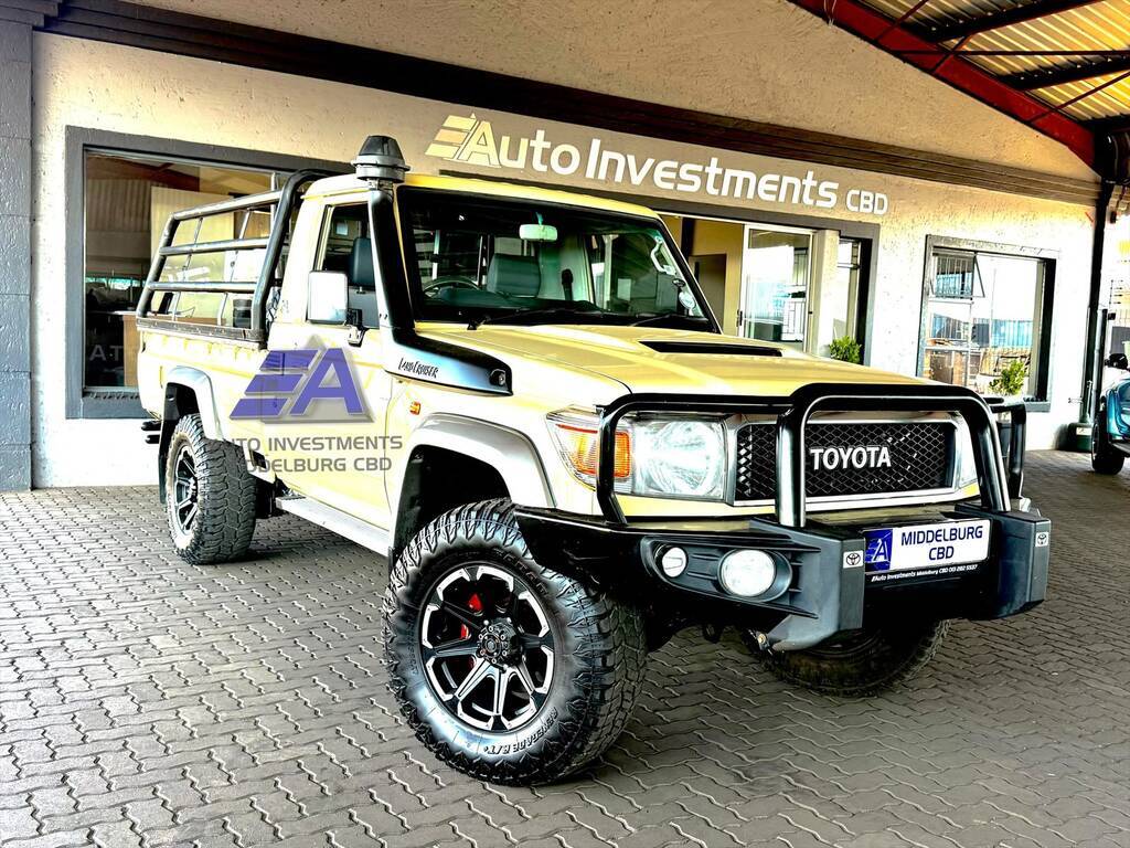 TOYOTA LAND CRUISER PICK UP